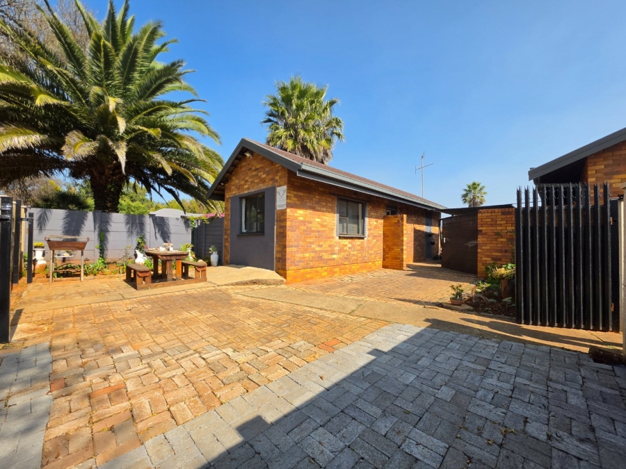 3 Bedroom Property for Sale in Roodia Free State